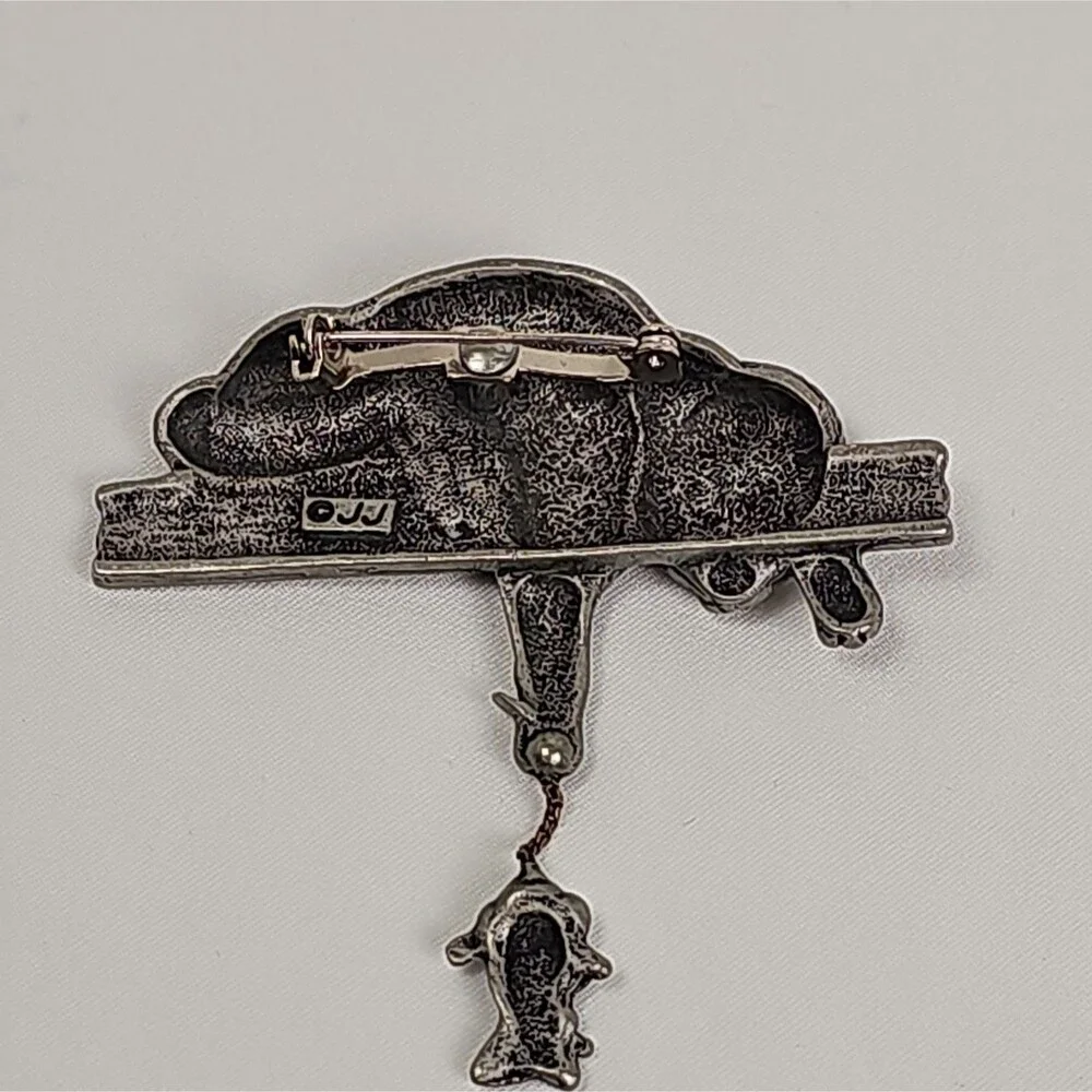Vtg JJ Jonette Cat with Dangling Mouse Brooch Pin Pewter Signed 2.5
